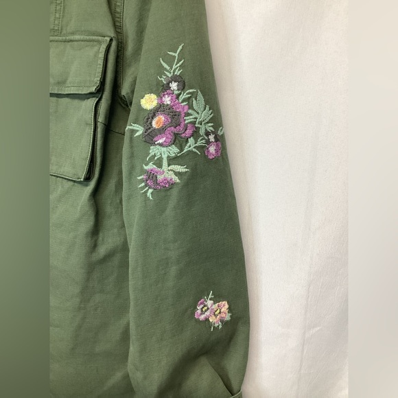 Levi's Floral Embroidered Florals Cotton Military Shacket Sz Med - Picture 5 of 8